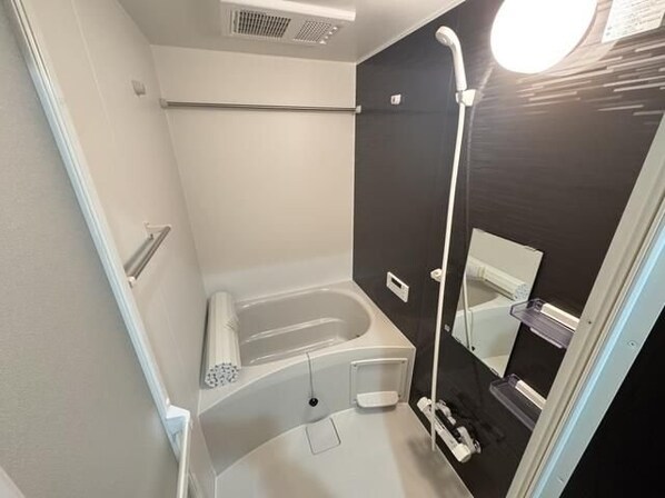 アンセル泉中央の物件内観写真